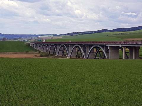 Diaľničný most
