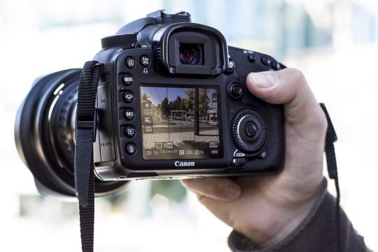 6 kritérií, podľa ktorých si vybrať digitálny fotoaparát