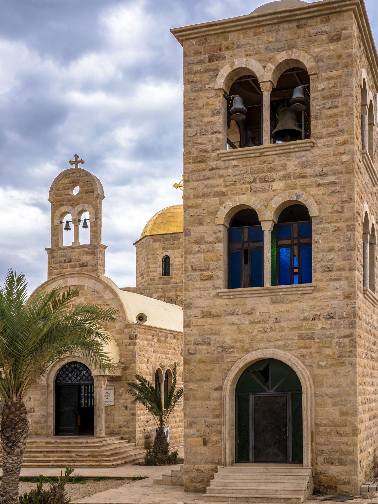 Zvonica a kostol Jordánsko
